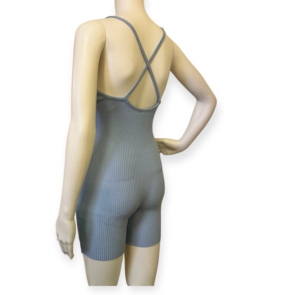 Cali Ribbed Romper - Picture 4 of 7